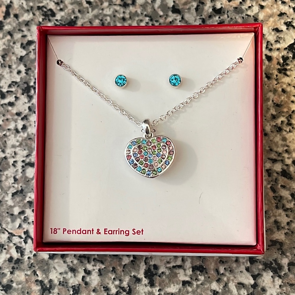 18” Pendant and Earrings Set